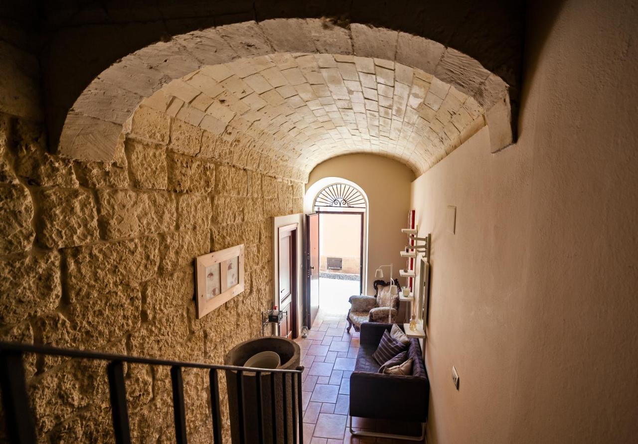 Suite Home Al Centro Di Sassari Exterior photo